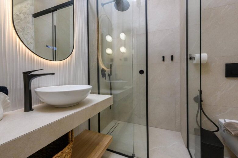 Deluxe Suite with indoor and outdoor jacuzzi – Sentio Thassos