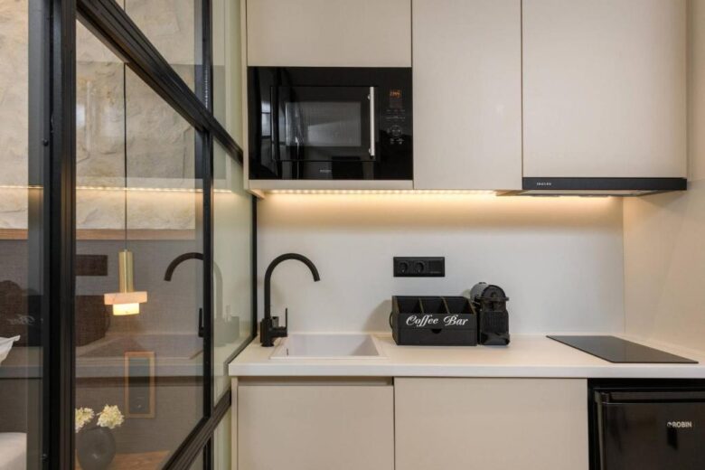 Cozy Suite with hot tub and private patio – Sentio Thassos