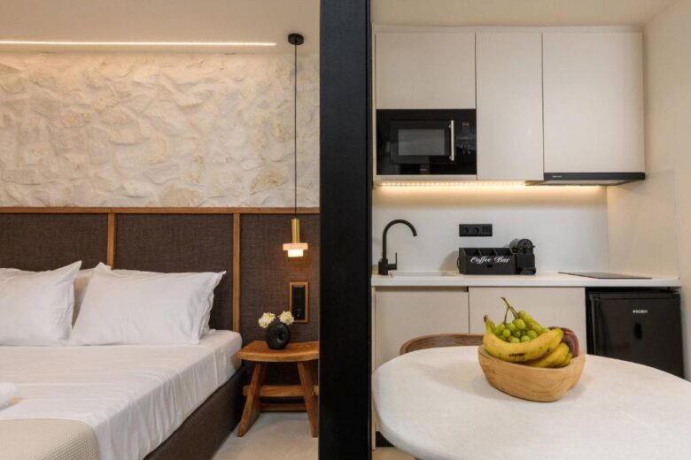 Cozy Suite with hot tub and private patio – Sentio Thassos