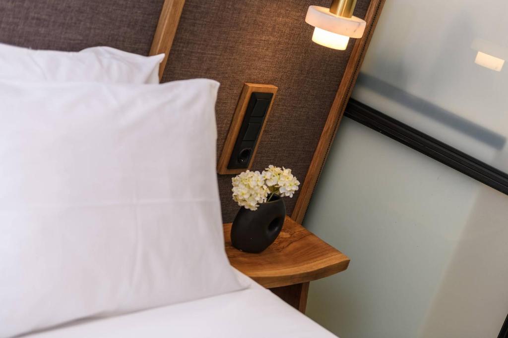 Deluxe Suite with indoor and outdoor jacuzzi – Sentio Thassos